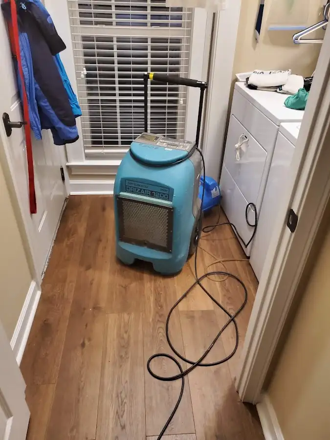 Commercial dehumidifier deployed for Crawl Space Restoration in Villa Hills